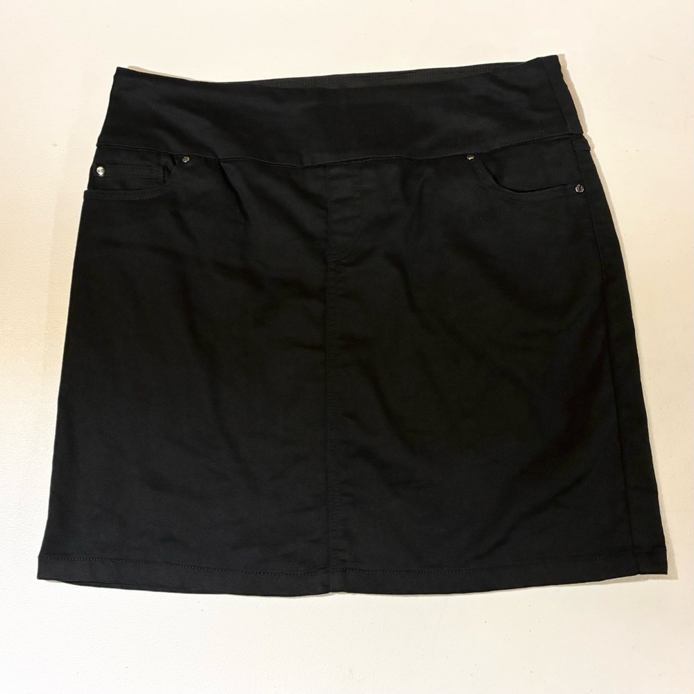 S.C. & CO Women’s Black Denim Skort - Size: L - Picture 2 of 9